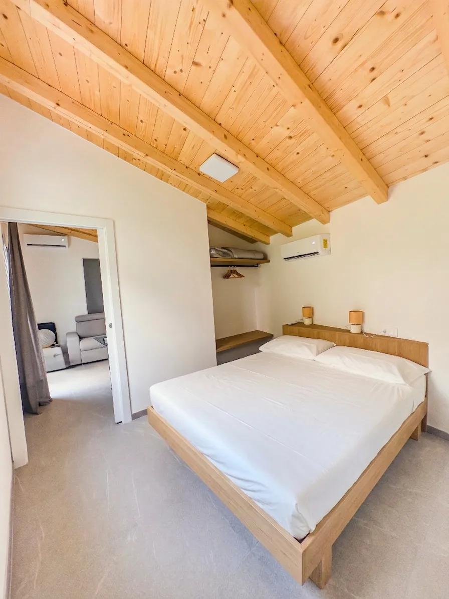 Camera da letto della Dépendance, La Casa degli Ulivi Lierna